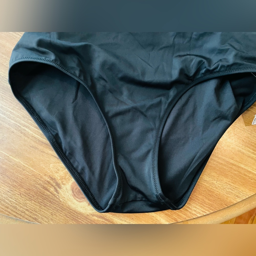 Women’s Amazon Essentials One Piece Swimsuit With Padding Built In Size M - Picture 3 of 5